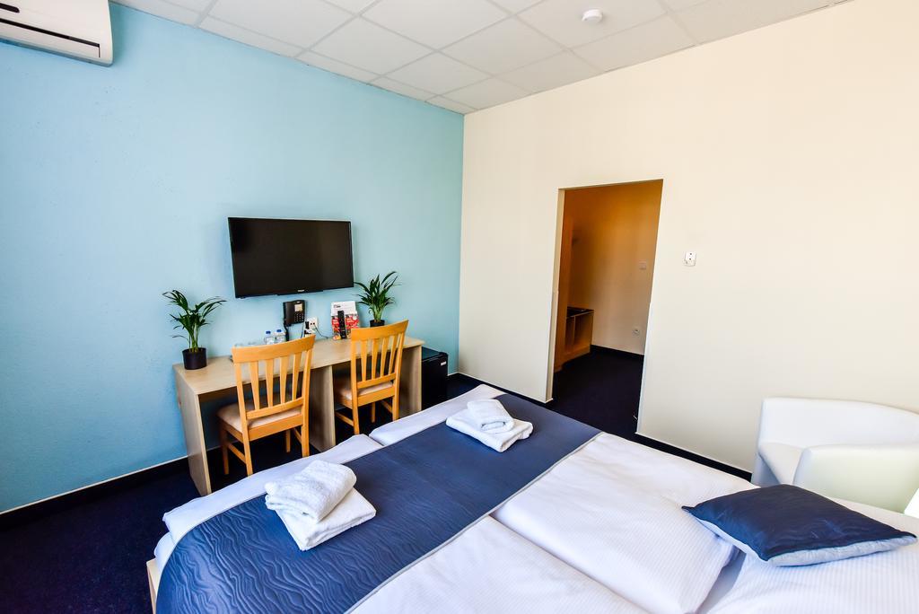 City Hostel Brno Modřice Extérieur photo