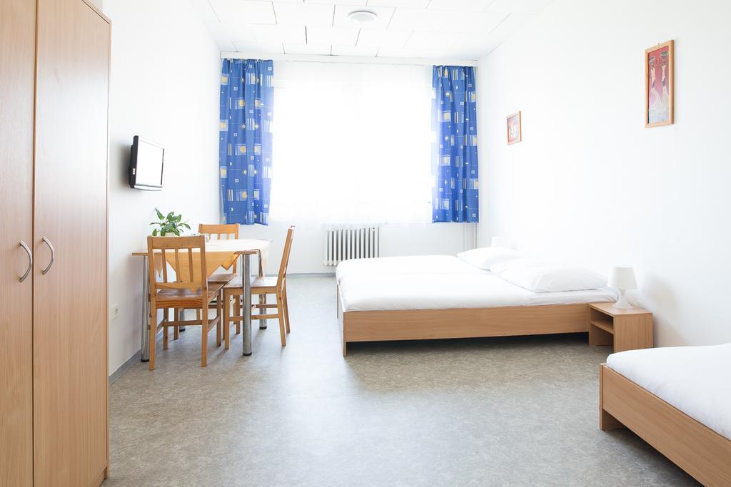 City Hostel Brno Modřice Extérieur photo