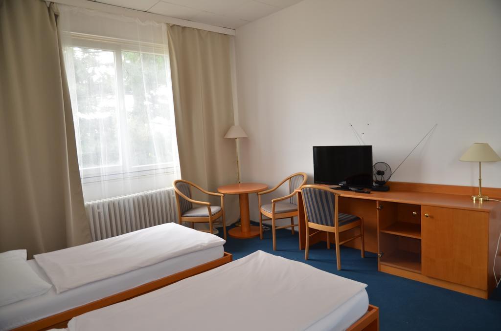 City Hostel Brno Modřice Extérieur photo