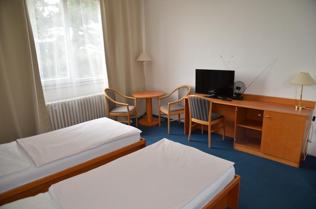 City Hostel Brno Modřice Extérieur photo